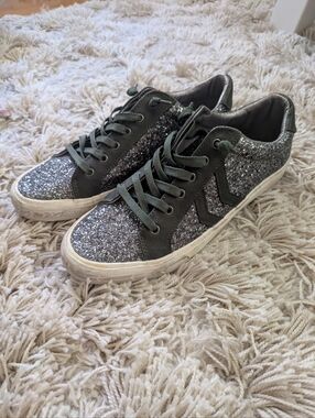 Vintage Havana Olive Sparkle Size 10 Sneakers